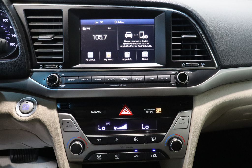 Photo 13 of this HYUNDAI ELANTRA