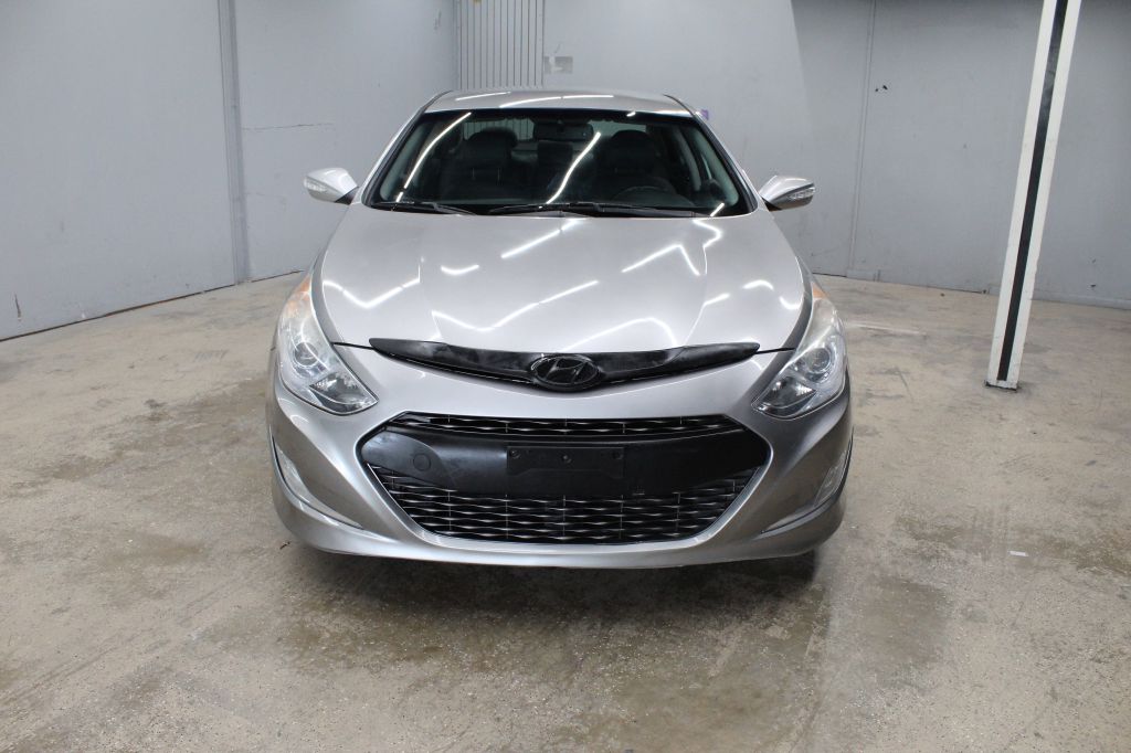 Photo 2 of this HYUNDAI SONATA