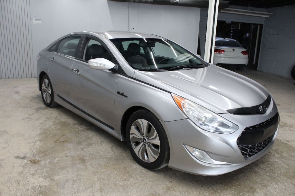 Photo 3 of this HYUNDAI SONATA