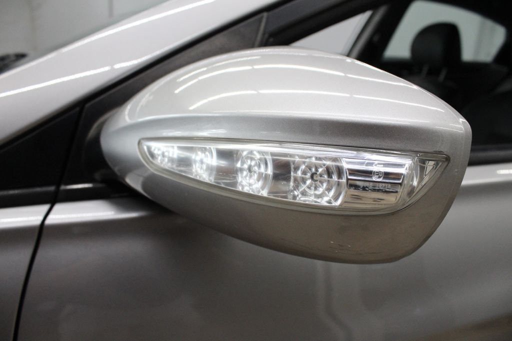 Photo 7 of this HYUNDAI SONATA