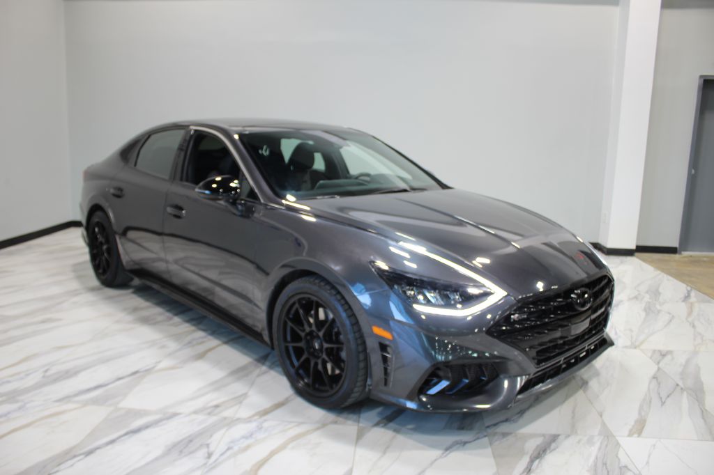 Photo 3 of this HYUNDAI SONATA