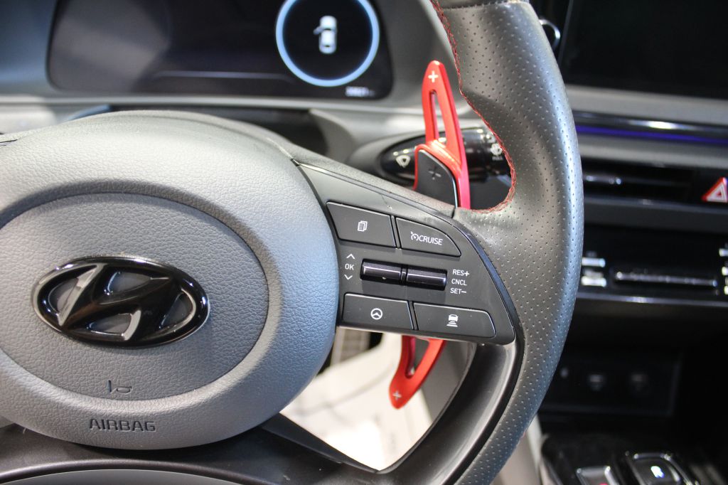 Photo 19 of this HYUNDAI SONATA