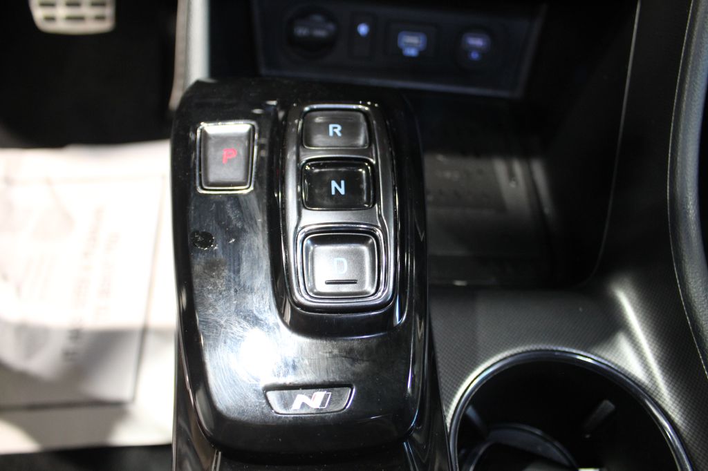 Photo 23 of this HYUNDAI SONATA