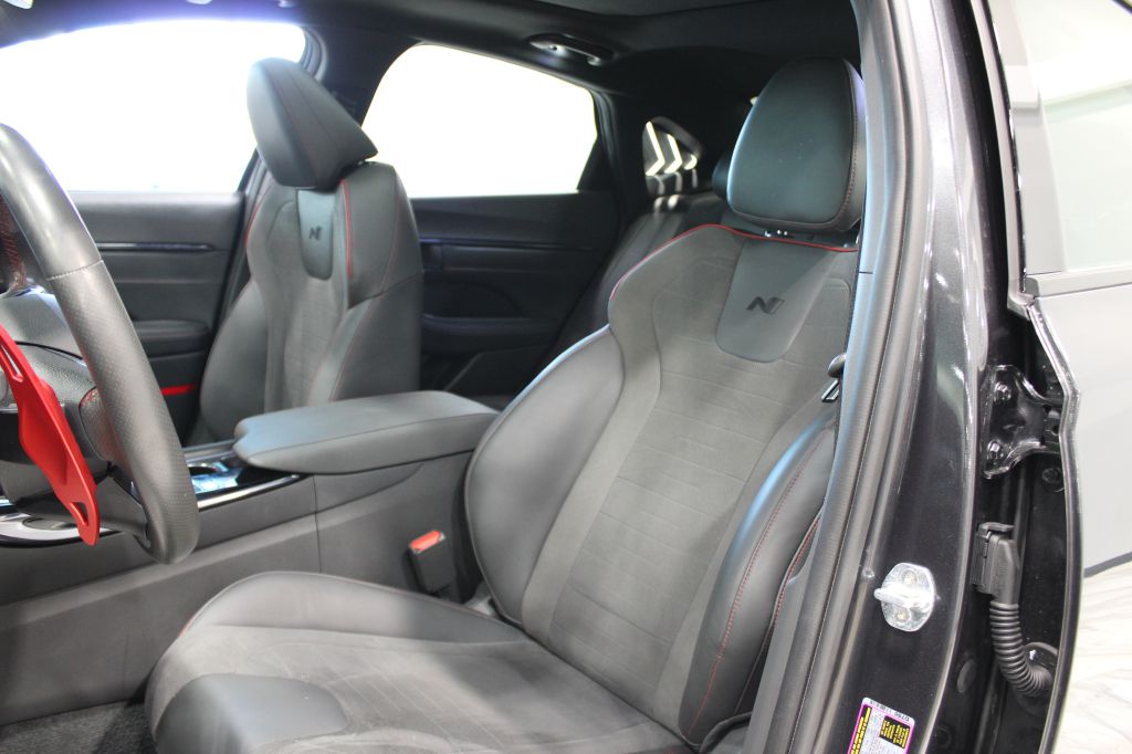 Photo 32 of this HYUNDAI SONATA