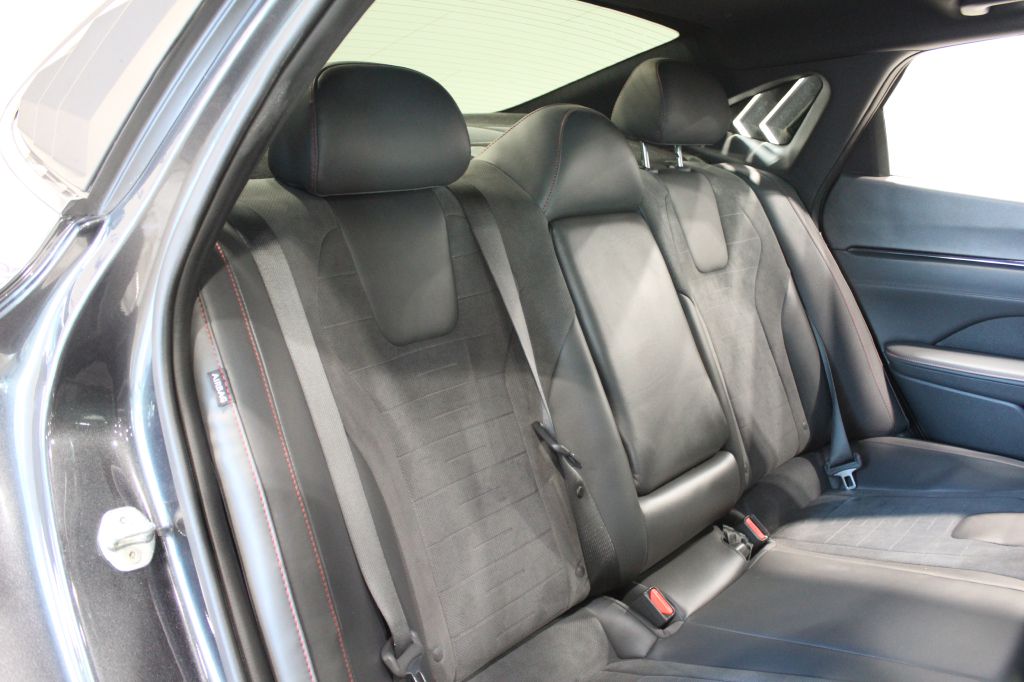 Photo 39 of this HYUNDAI SONATA