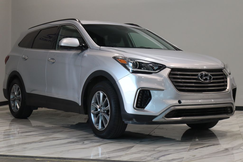Photo 2 of this HYUNDAI SANTA FE