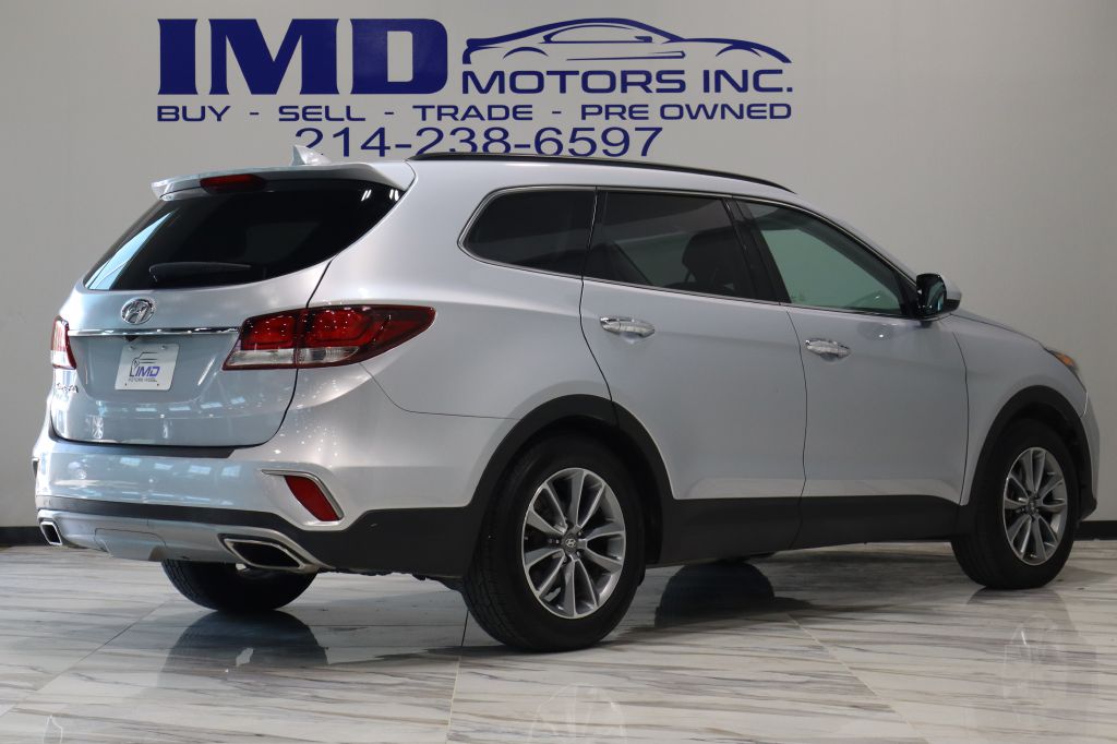 Photo 4 of this HYUNDAI SANTA FE