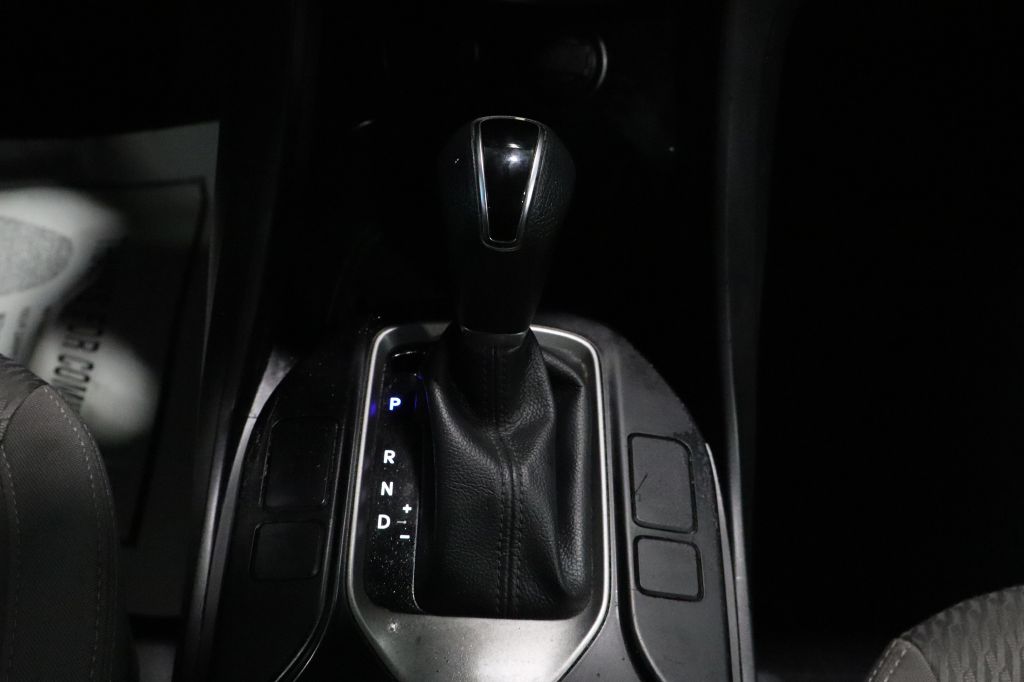 Photo 12 of this HYUNDAI SANTA FE