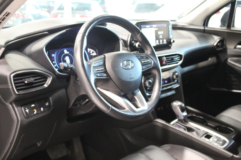 Photo 9 of this HYUNDAI SANTA FE