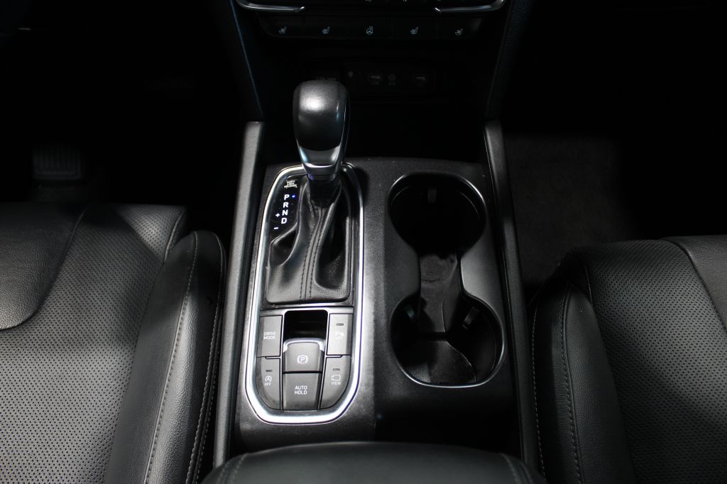 Photo 11 of this HYUNDAI SANTA FE