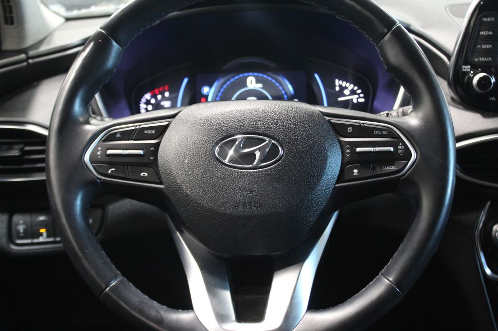 Photo 13 of this HYUNDAI SANTA FE