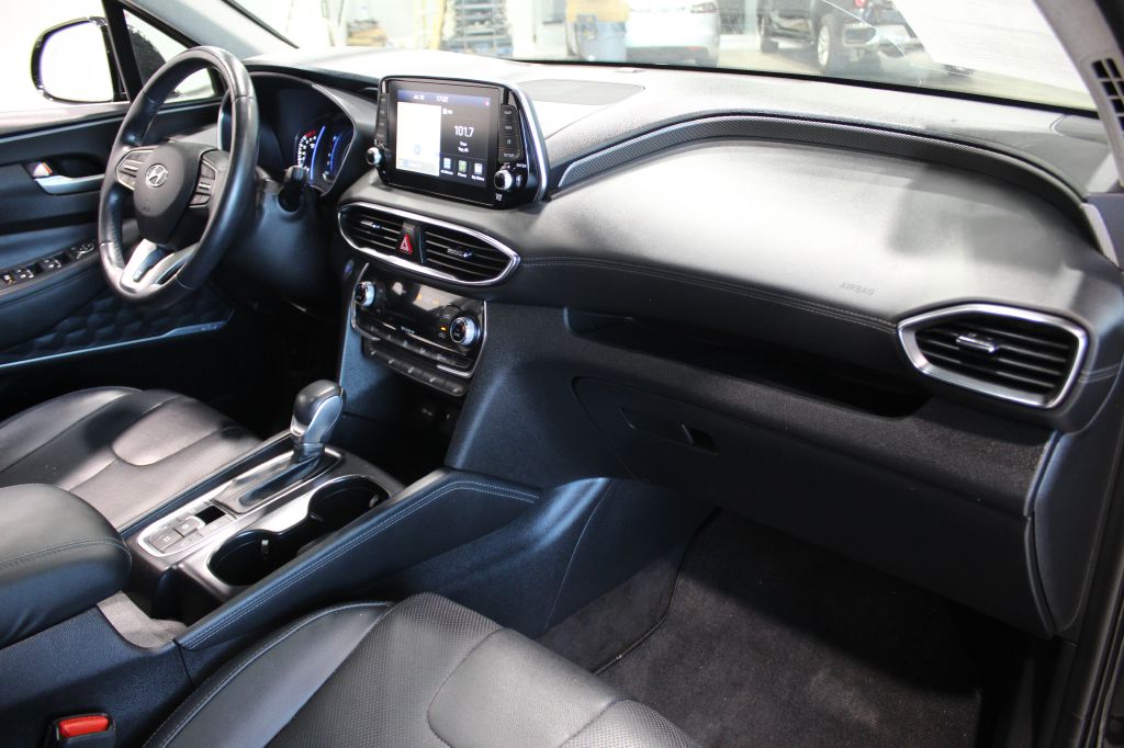 Photo 23 of this HYUNDAI SANTA FE