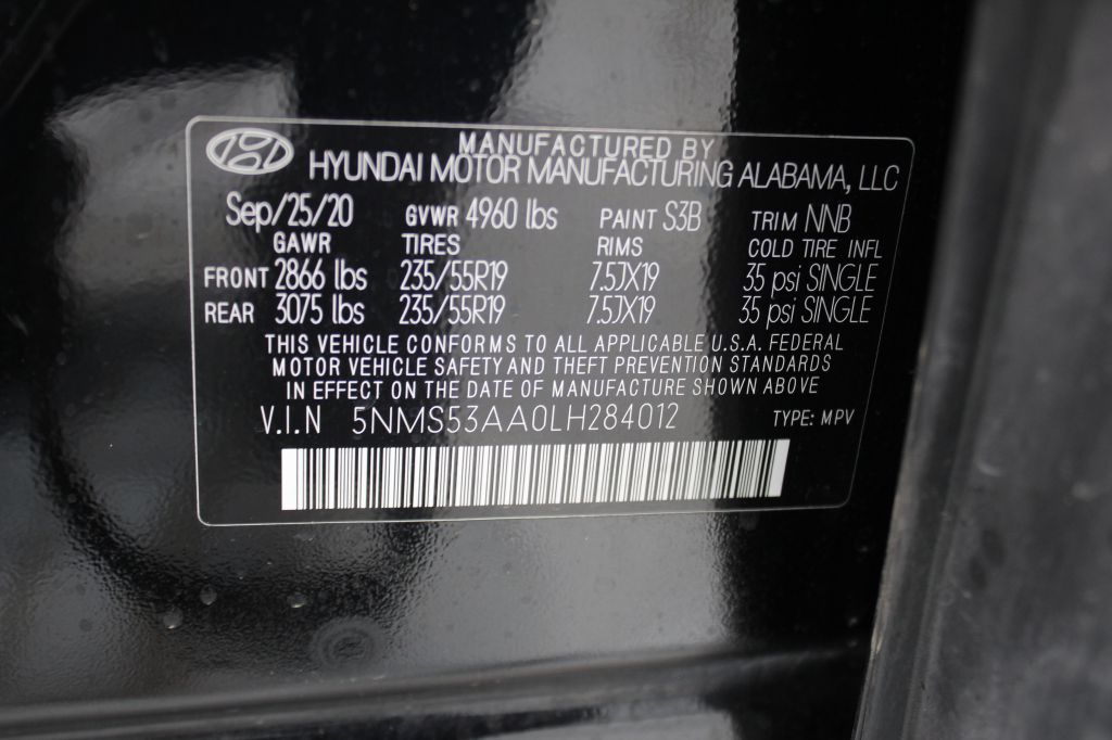 Photo 30 of this HYUNDAI SANTA FE