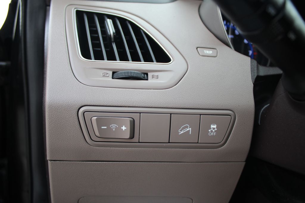 Photo 10 of this HYUNDAI TUCSON