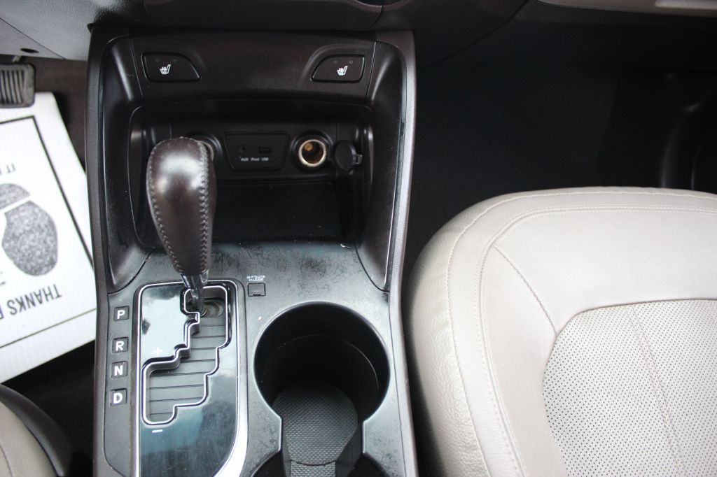 Photo 16 of this HYUNDAI TUCSON