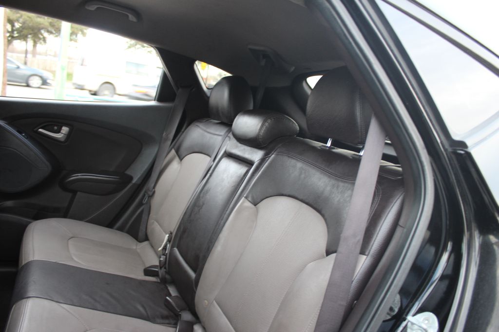 Photo 22 of this HYUNDAI TUCSON