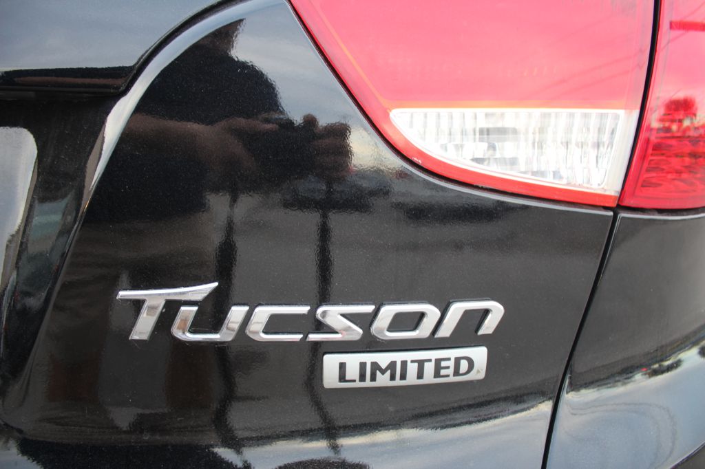 Photo 23 of this HYUNDAI TUCSON