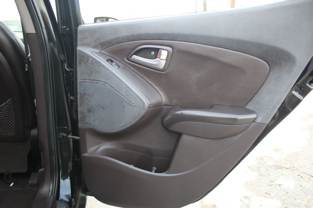 Photo 26 of this HYUNDAI TUCSON