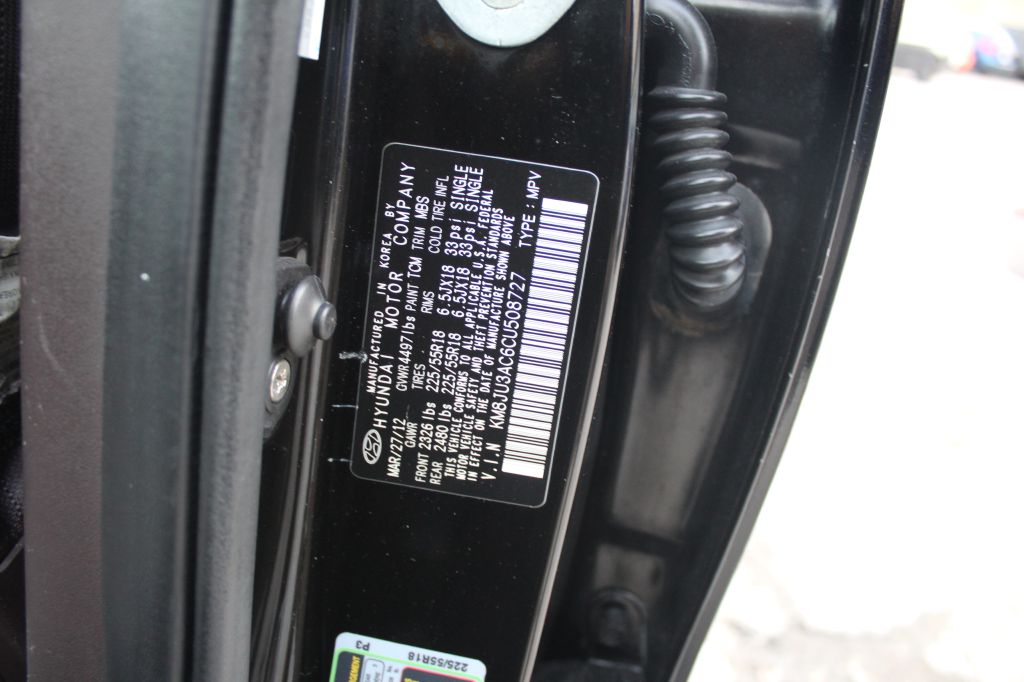 Photo 32 of this HYUNDAI TUCSON