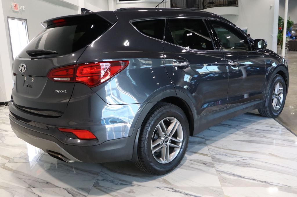 Photo 7 of this HYUNDAI SANTA FE SPORT
