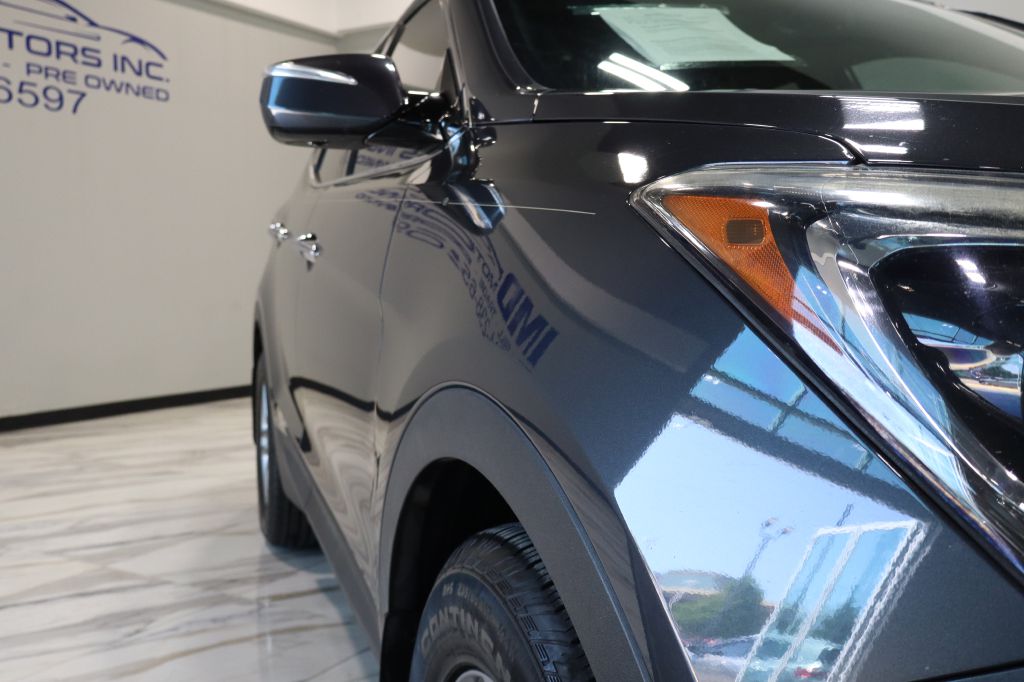 Photo 10 of this HYUNDAI SANTA FE SPORT