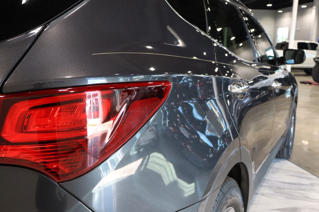 Photo 12 of this HYUNDAI SANTA FE SPORT