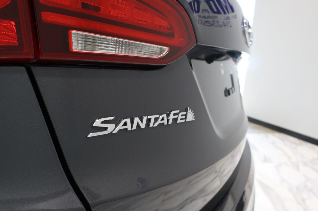 Photo 14 of this HYUNDAI SANTA FE SPORT