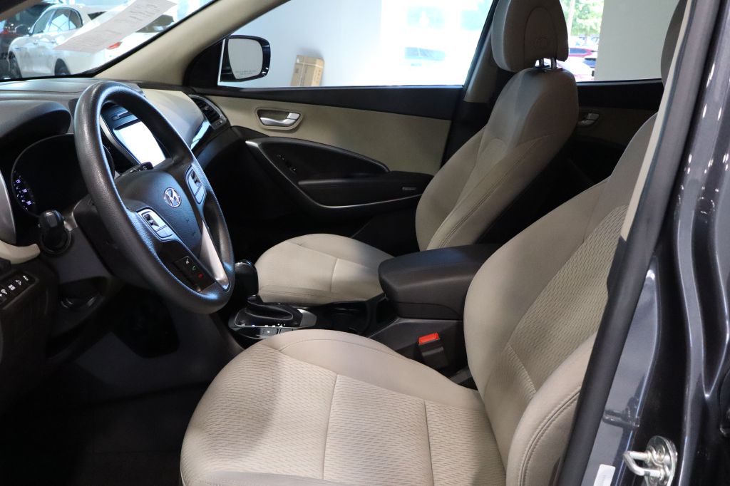 Photo 23 of this HYUNDAI SANTA FE SPORT