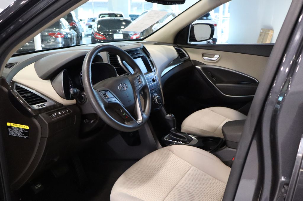 Photo 24 of this HYUNDAI SANTA FE SPORT