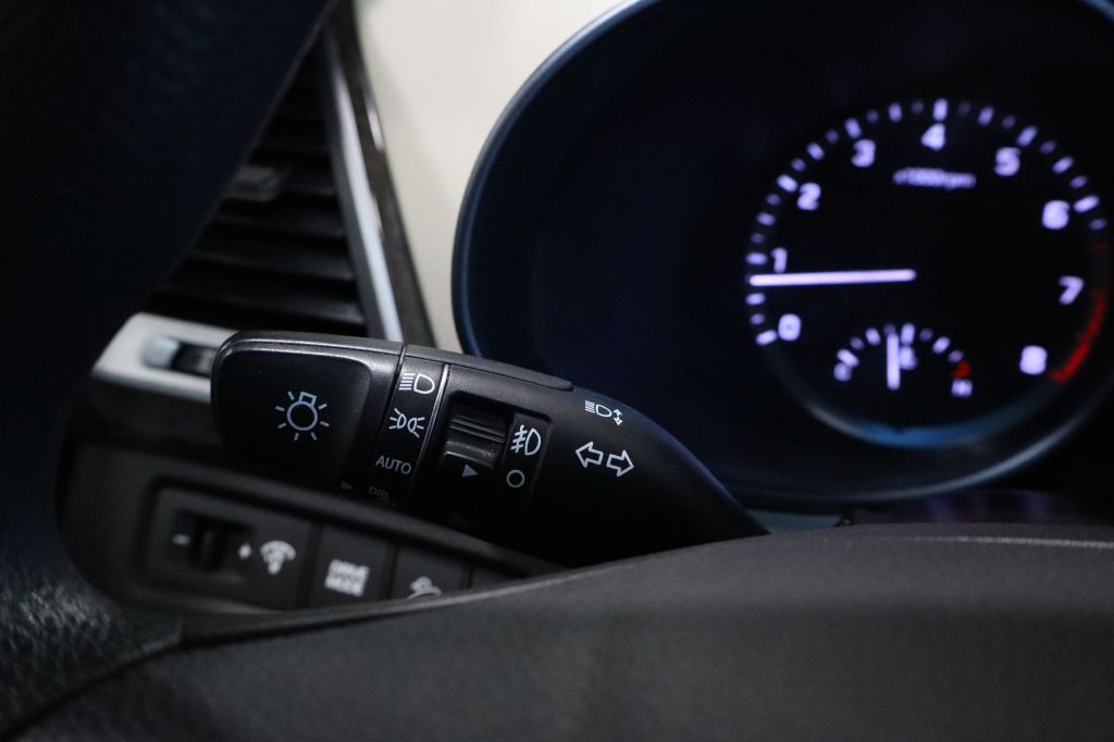 Photo 27 of this HYUNDAI SANTA FE SPORT