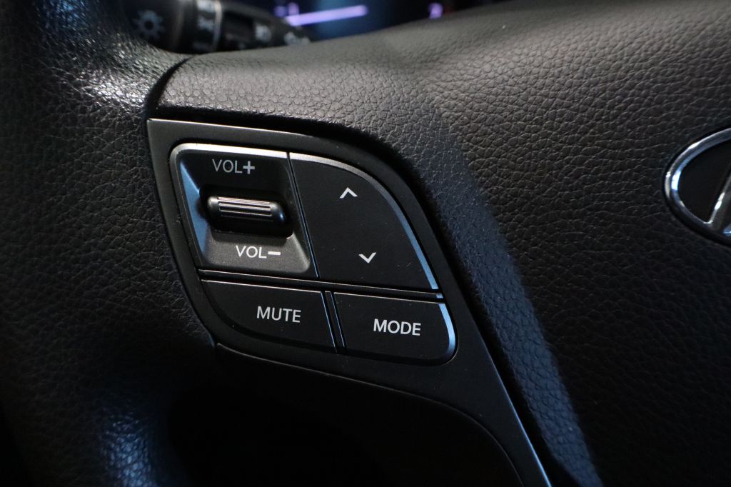 Photo 29 of this HYUNDAI SANTA FE SPORT