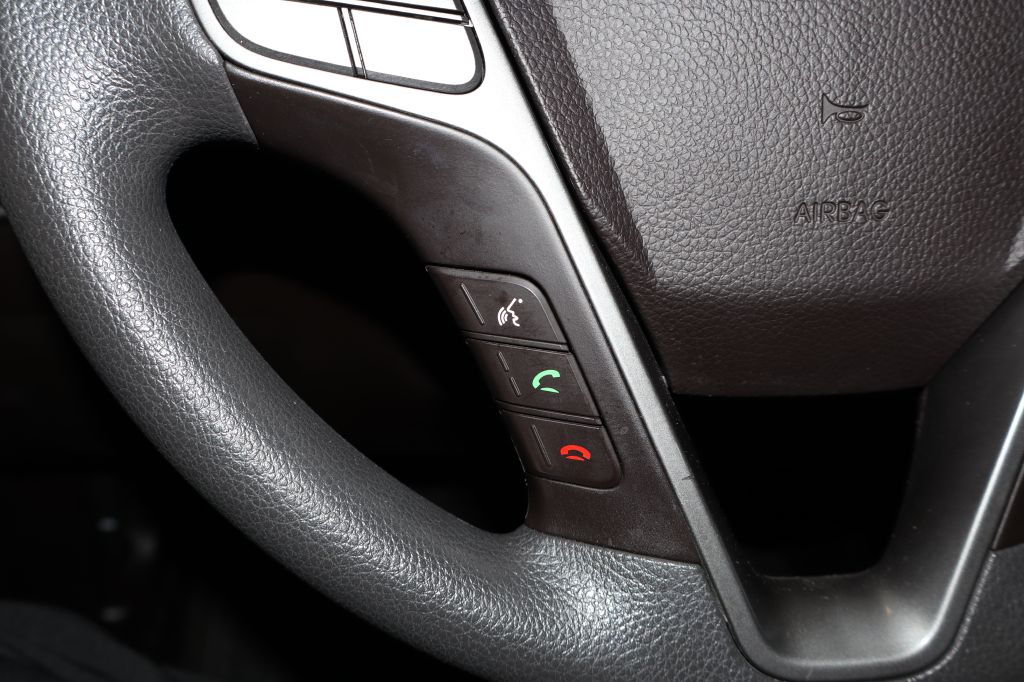 Photo 30 of this HYUNDAI SANTA FE SPORT
