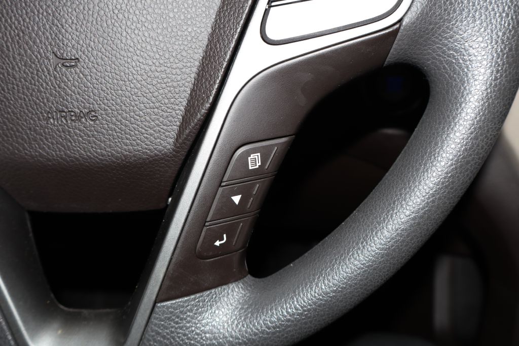 Photo 31 of this HYUNDAI SANTA FE SPORT