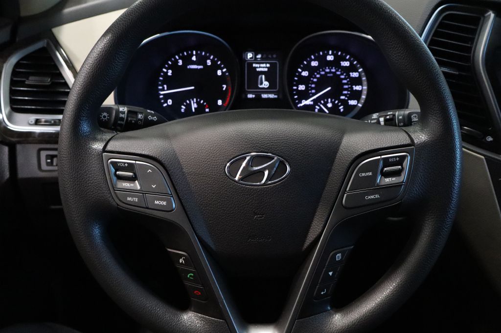 Photo 34 of this HYUNDAI SANTA FE SPORT