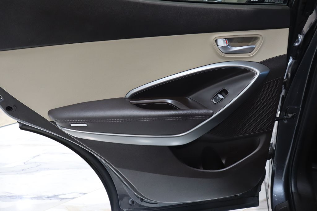 Photo 40 of this HYUNDAI SANTA FE SPORT