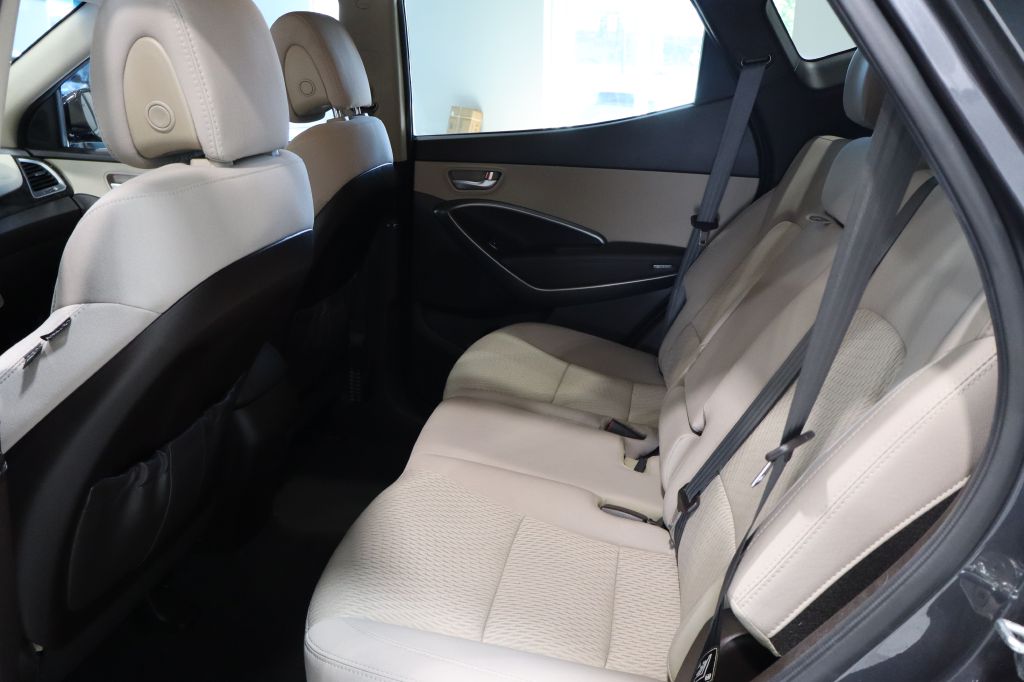 Photo 41 of this HYUNDAI SANTA FE SPORT