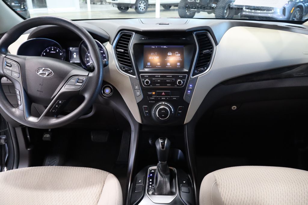 Photo 42 of this HYUNDAI SANTA FE SPORT