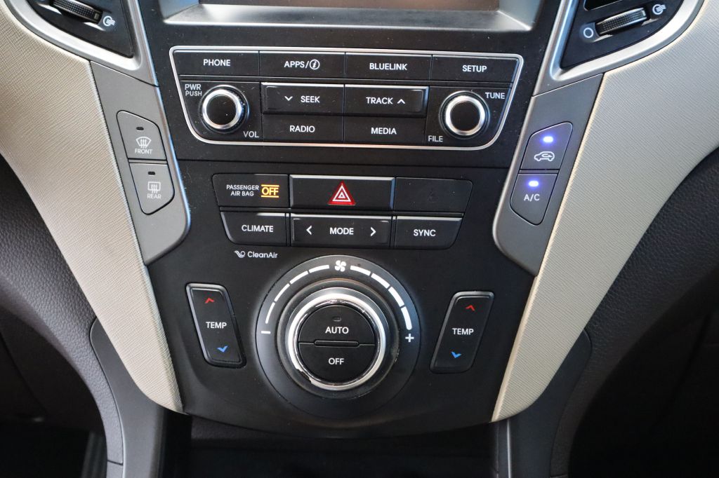 Photo 43 of this HYUNDAI SANTA FE SPORT