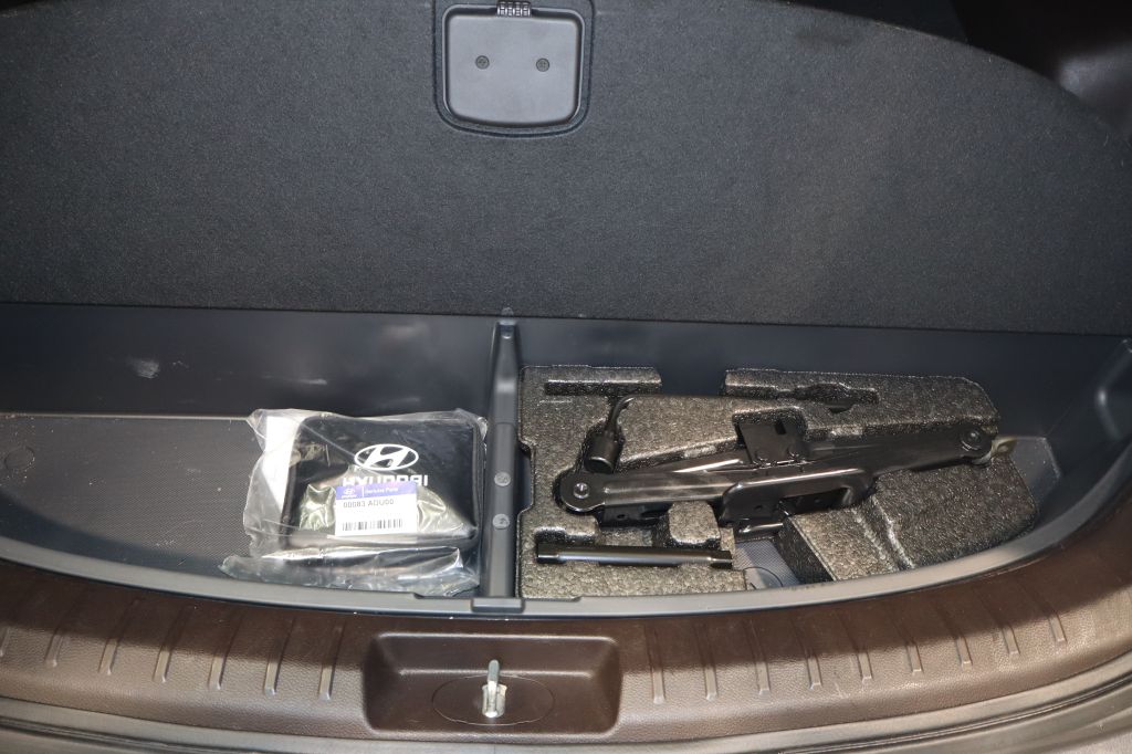 Photo 45 of this HYUNDAI SANTA FE SPORT