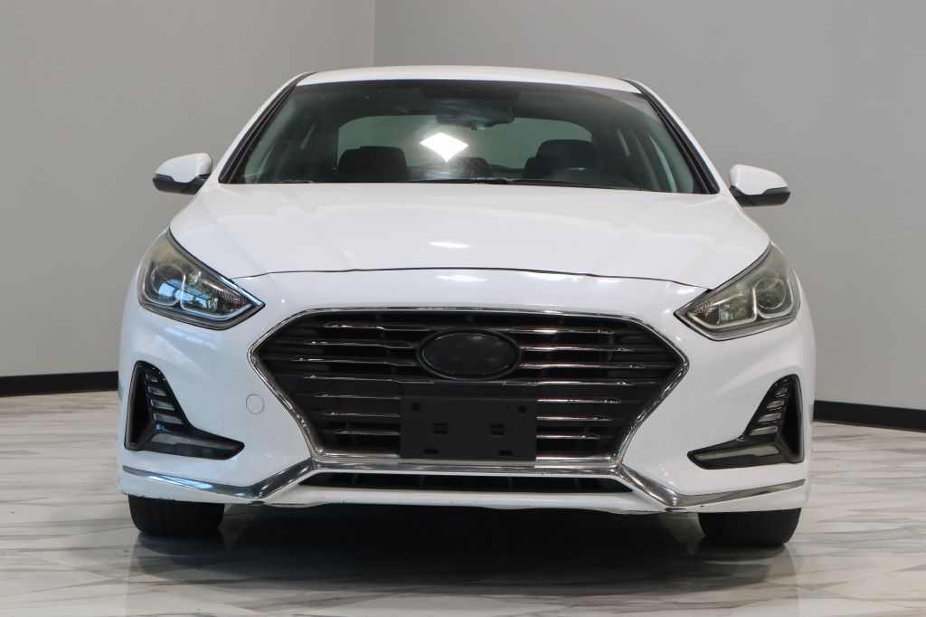 Photo 3 of this HYUNDAI SONATA