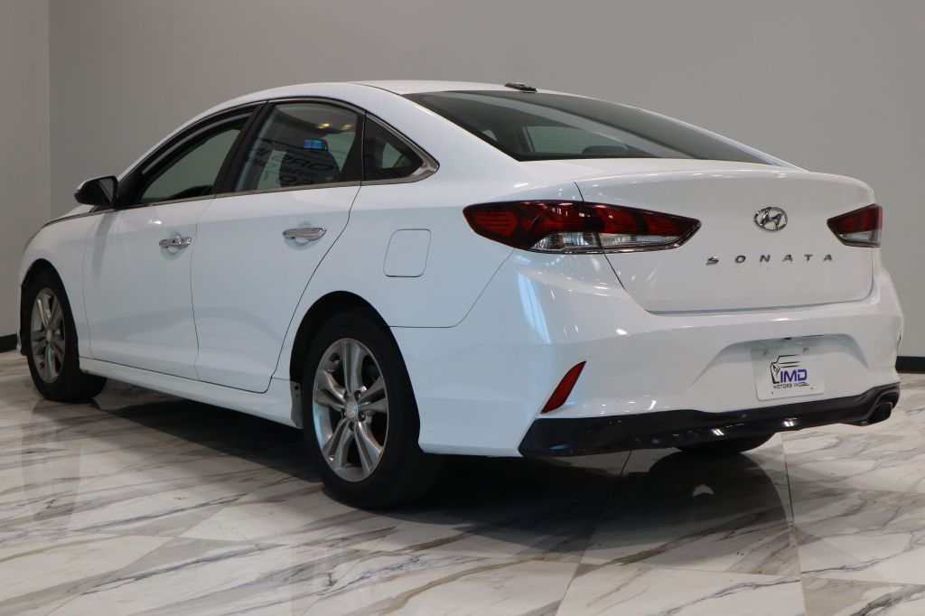 Photo 8 of this HYUNDAI SONATA