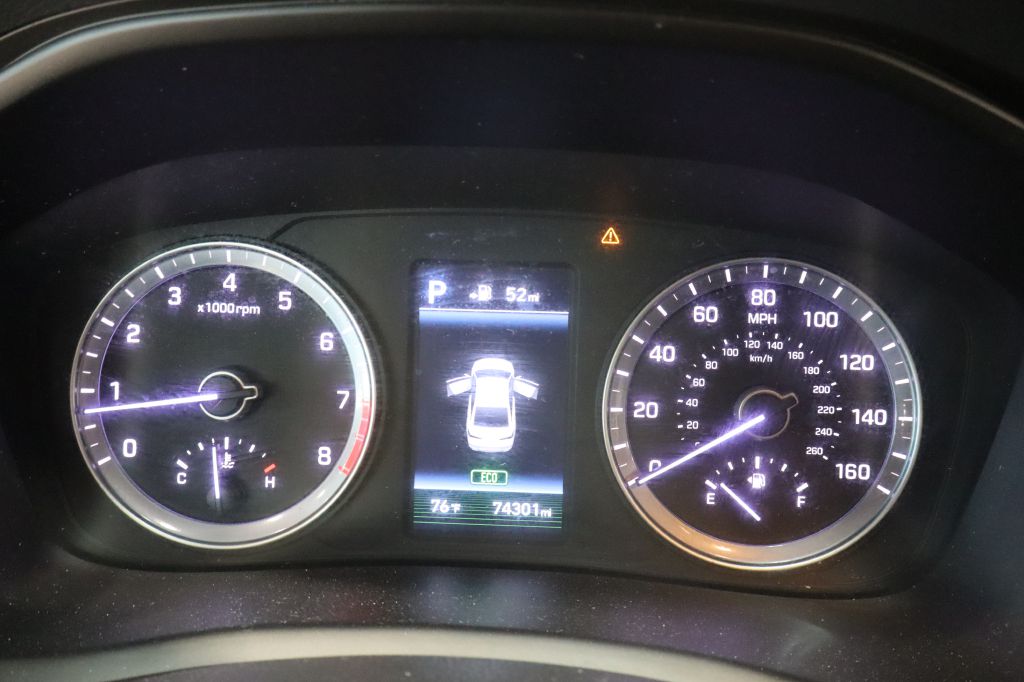Photo 19 of this HYUNDAI SONATA