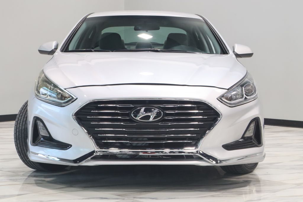 Photo 3 of this HYUNDAI SONATA