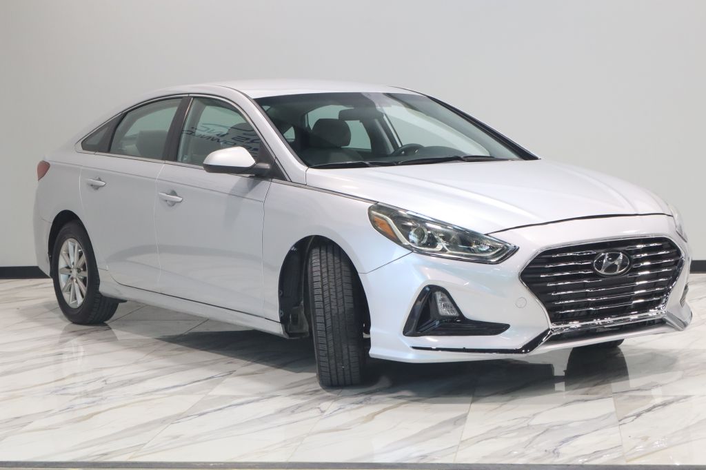 Photo 4 of this HYUNDAI SONATA