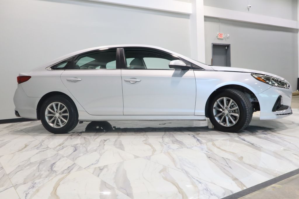Photo 5 of this HYUNDAI SONATA