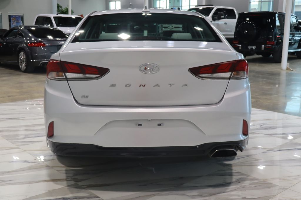 Photo 7 of this HYUNDAI SONATA