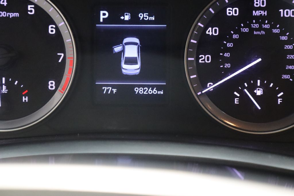 Photo 19 of this HYUNDAI SONATA