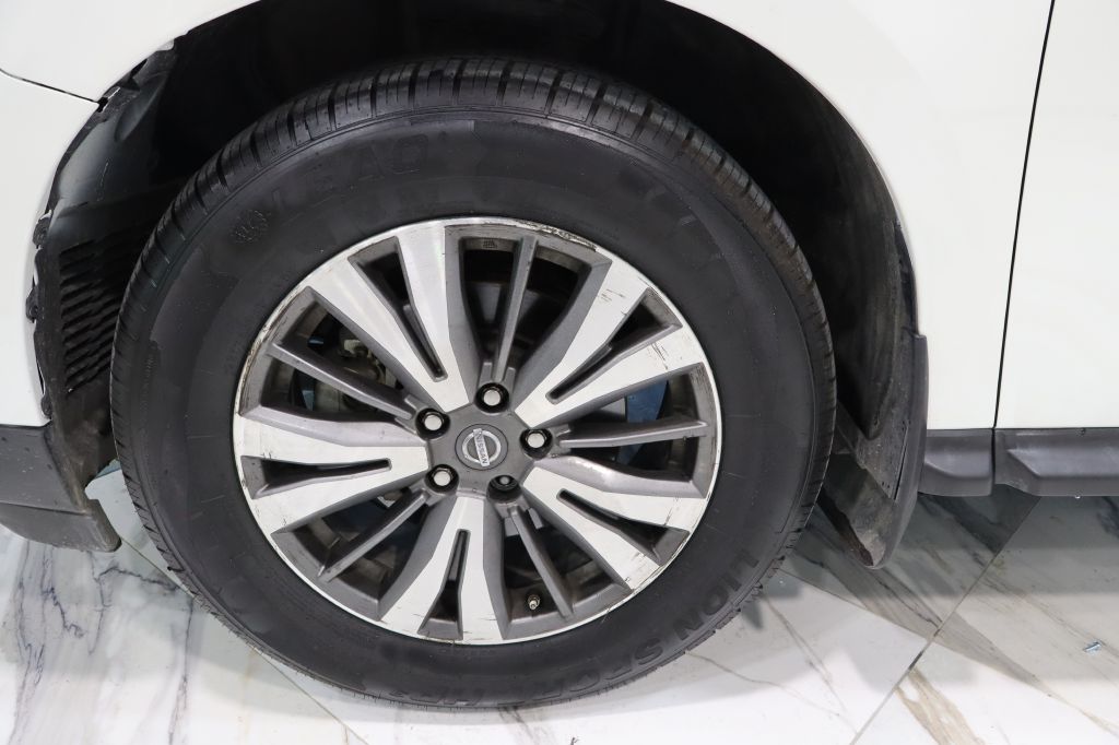 Photo 9 of this NISSAN PATHFINDER