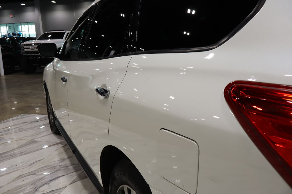 Photo 10 of this NISSAN PATHFINDER