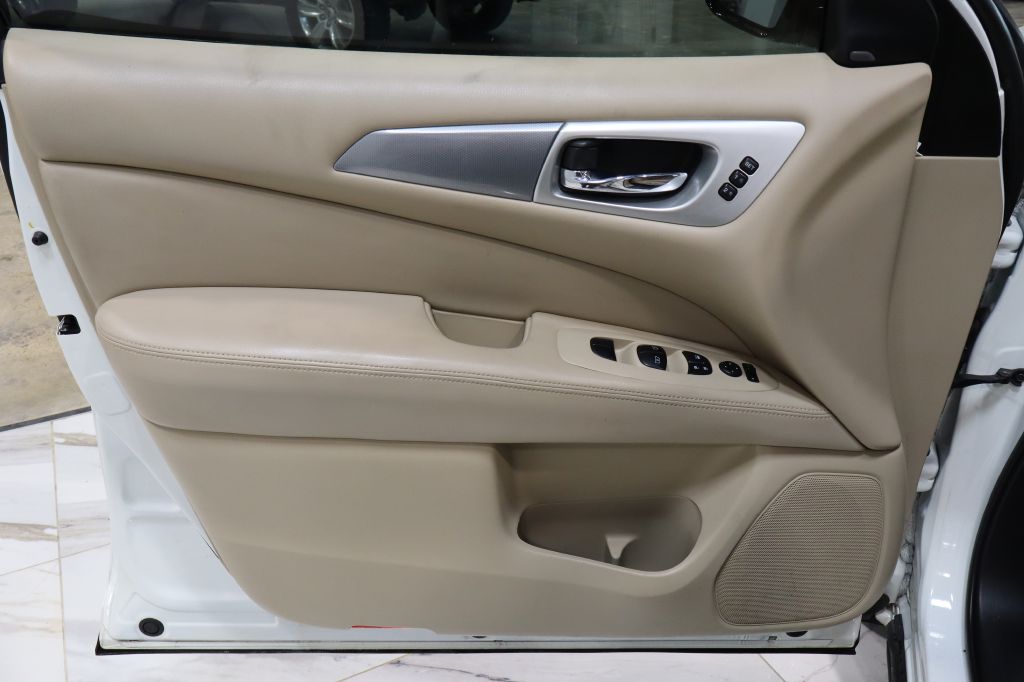 Photo 16 of this NISSAN PATHFINDER